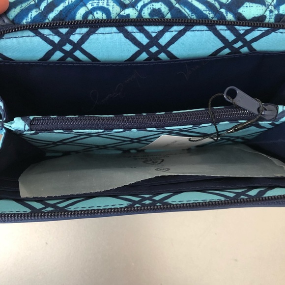 Vera Bradley Cuban Tiles Wristlet - Picture 3 of 4